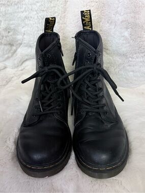 Sz 4 or 5 Junior Big Girl Dr. Martens 1460 Boots